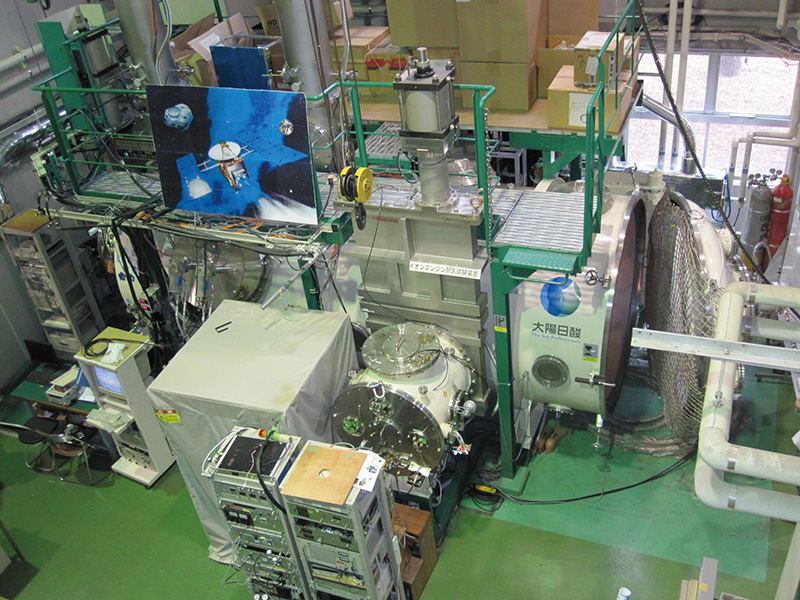 Apparatus for testing the endurance of electric propulsion (testing apparatus for Hayabusa's ion engines)(Courtesy of JAXA)